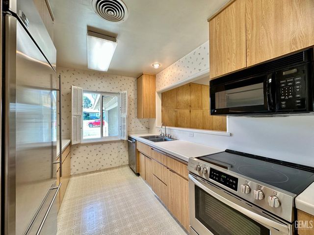 1135 Princeton Avenue, Bakersfield, CA 93305