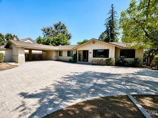 1135 Princeton Avenue, Bakersfield, CA 93305