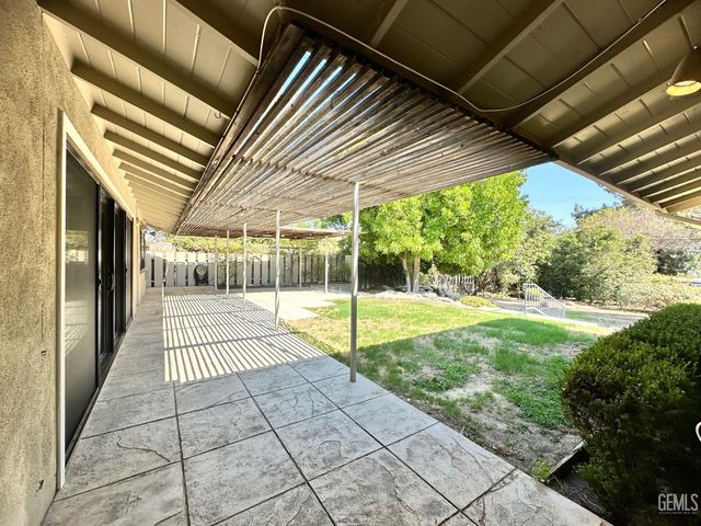1135 Princeton Avenue, Bakersfield, CA 93305