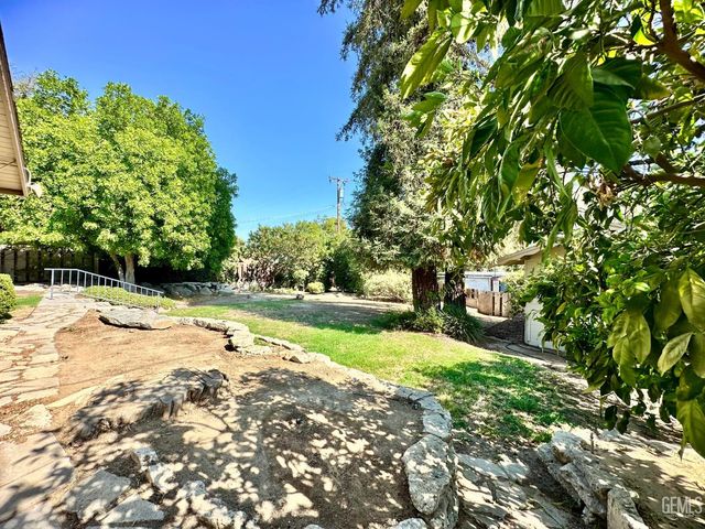 1135 Princeton Avenue, Bakersfield, CA 93305