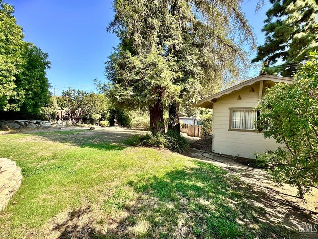 1135 Princeton Avenue, Bakersfield, CA 93305