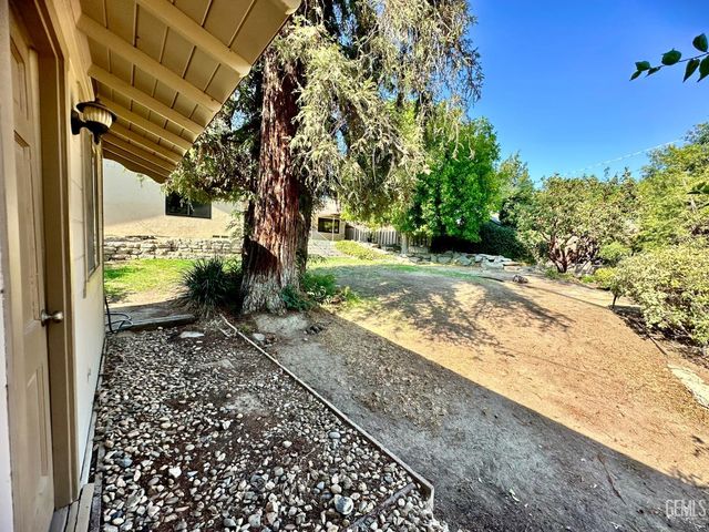 1135 Princeton Avenue, Bakersfield, CA 93305
