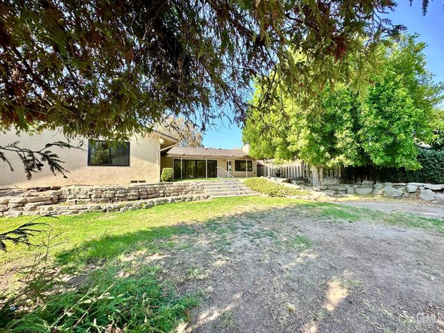 1135 Princeton Avenue, Bakersfield, CA 93305