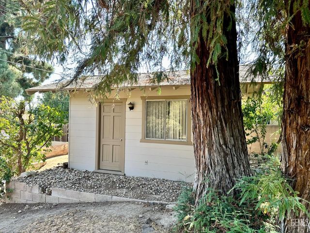 1135 Princeton Avenue, Bakersfield, CA 93305