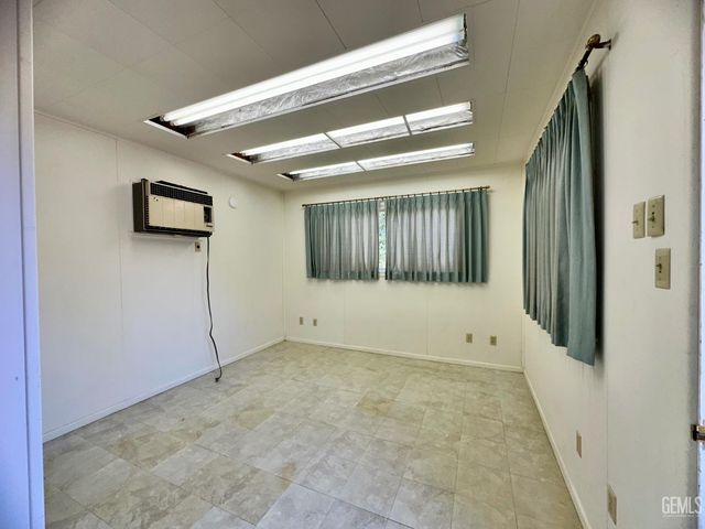 1135 Princeton Avenue, Bakersfield, CA 93305