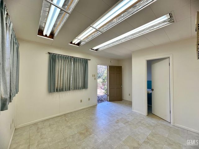 1135 Princeton Avenue, Bakersfield, CA 93305