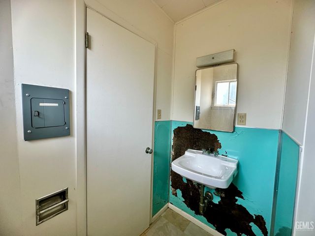 1135 Princeton Avenue, Bakersfield, CA 93305