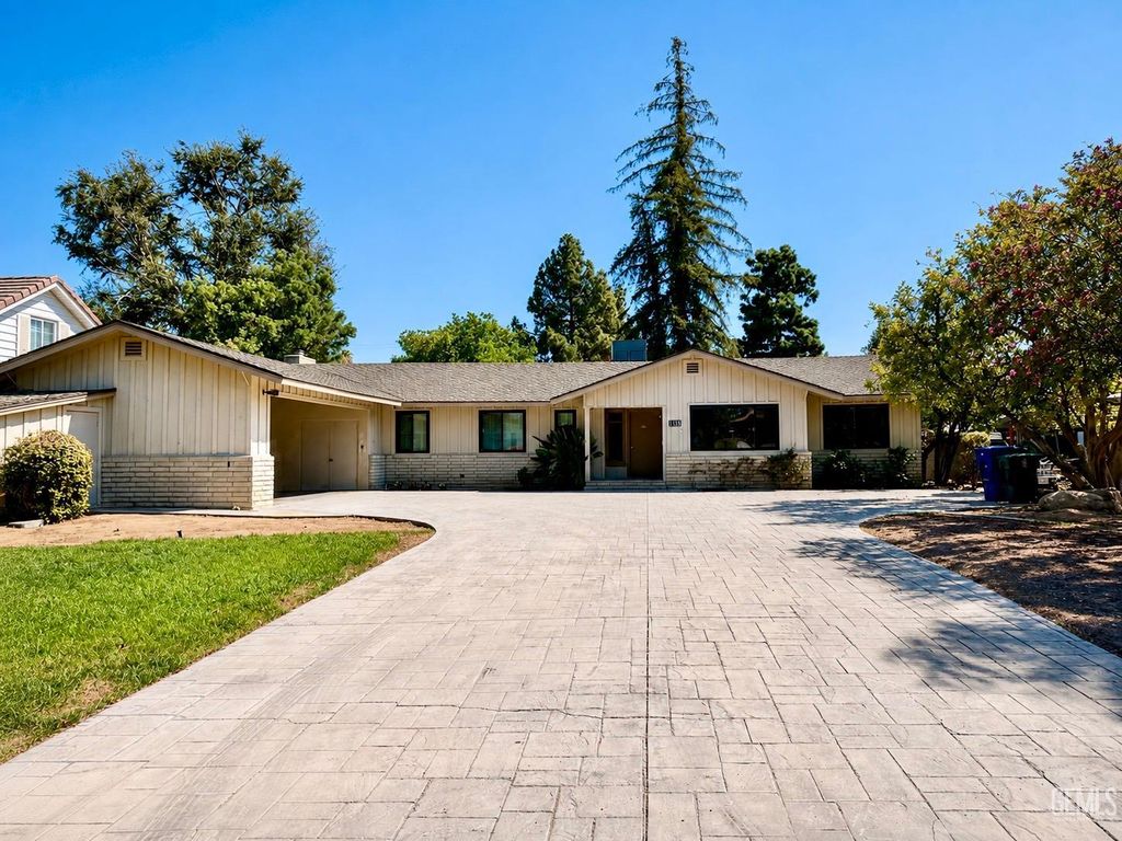 1135 Princeton Avenue, Bakersfield, CA 93305
