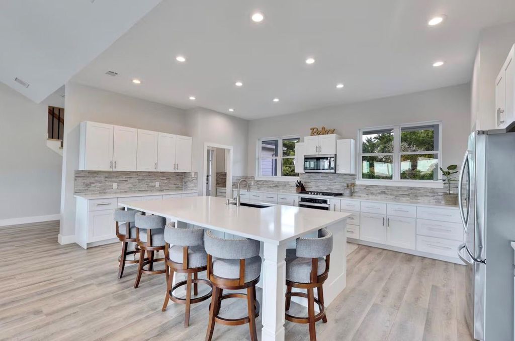 16323 Lake LOOP, Austin, TX 78734