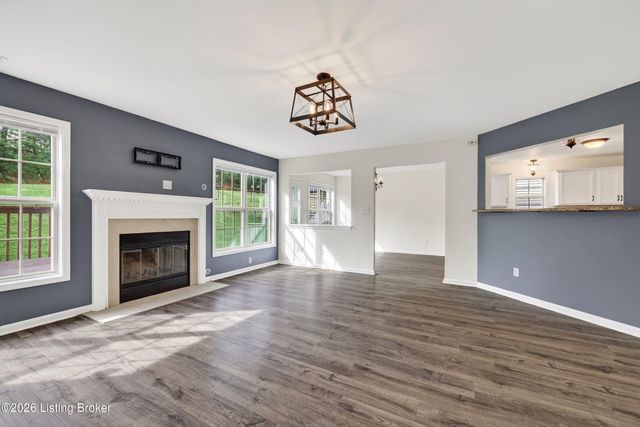 10735 Copper Ridge Dr, Louisville, KY 40241