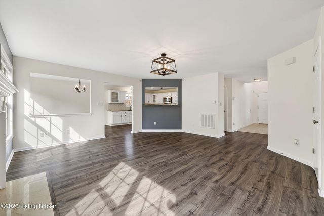 10735 Copper Ridge Dr, Louisville, KY 40241