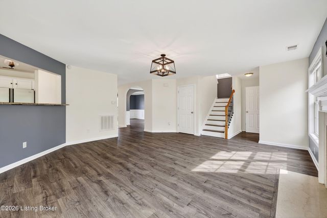 10735 Copper Ridge Dr, Louisville, KY 40241