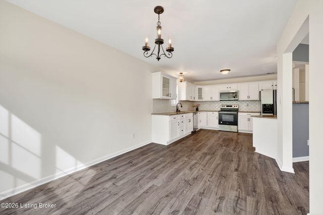 10735 Copper Ridge Dr, Louisville, KY 40241