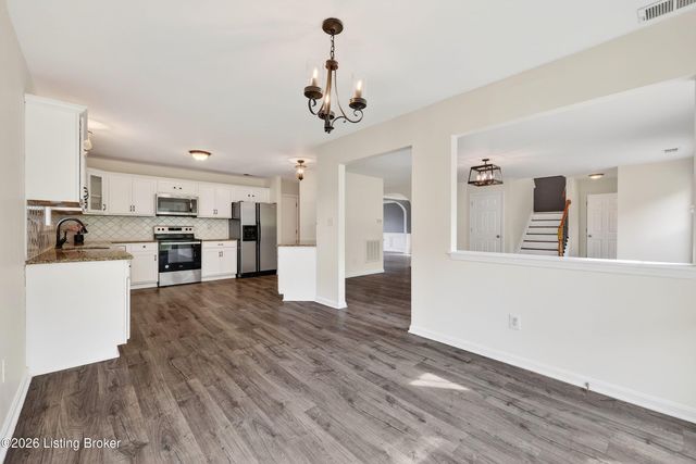 10735 Copper Ridge Dr, Louisville, KY 40241