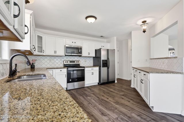 10735 Copper Ridge Dr, Louisville, KY 40241