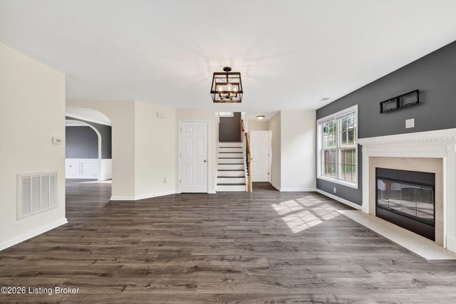 10735 Copper Ridge Dr, Louisville, KY 40241