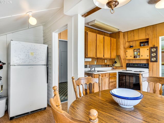 337 6TH Ave, Seaside, OR 97138