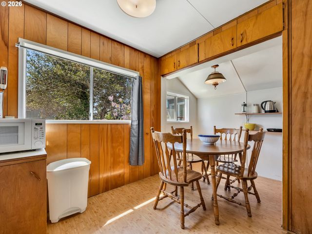337 6TH Ave, Seaside, OR 97138