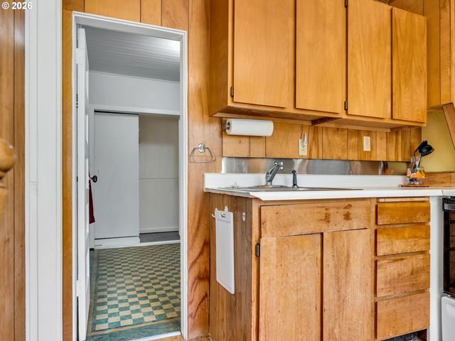 337 6TH Ave, Seaside, OR 97138
