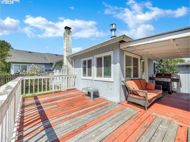 337 6TH Ave, Seaside, OR 97138