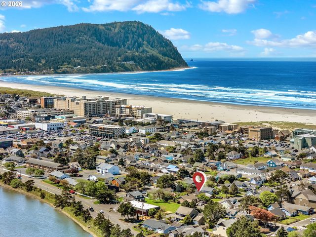 337 6TH Ave, Seaside, OR 97138
