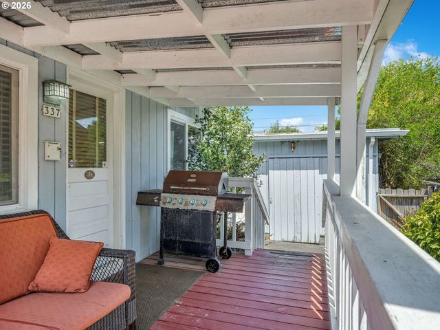 337 6TH Ave, Seaside, OR 97138
