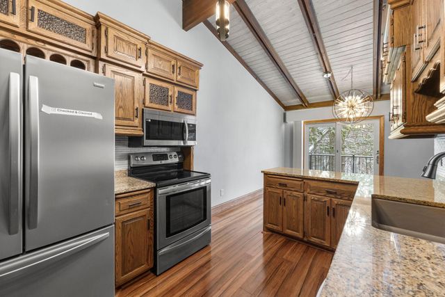 9708 Mill Creek Drive, Eden Prairie, MN 55347