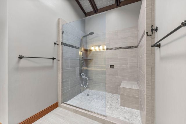 9708 Mill Creek Drive, Eden Prairie, MN 55347