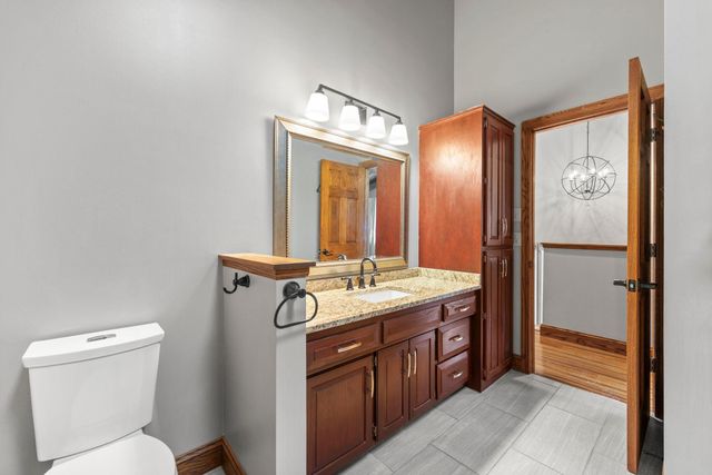 9708 Mill Creek Drive, Eden Prairie, MN 55347