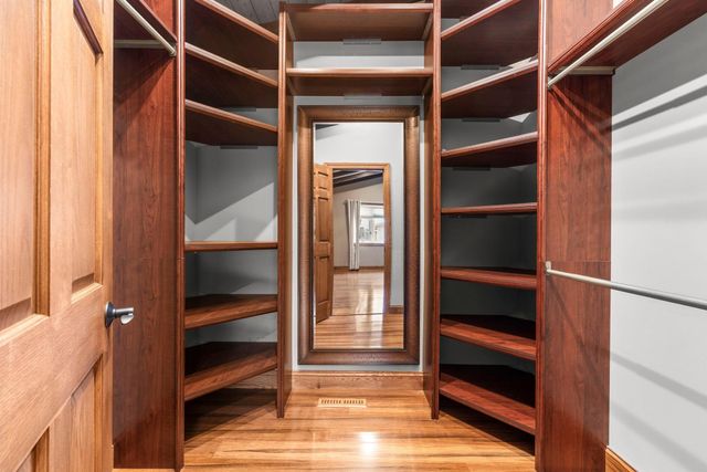 9708 Mill Creek Drive, Eden Prairie, MN 55347