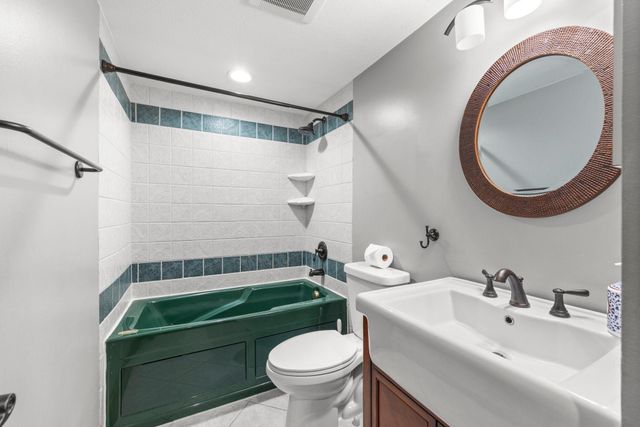 9708 Mill Creek Drive, Eden Prairie, MN 55347