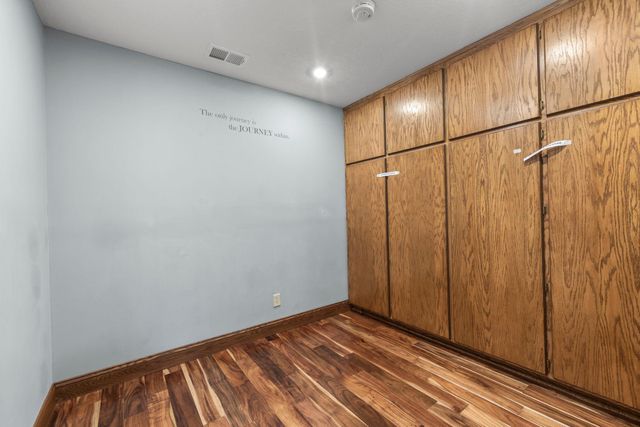 9708 Mill Creek Drive, Eden Prairie, MN 55347