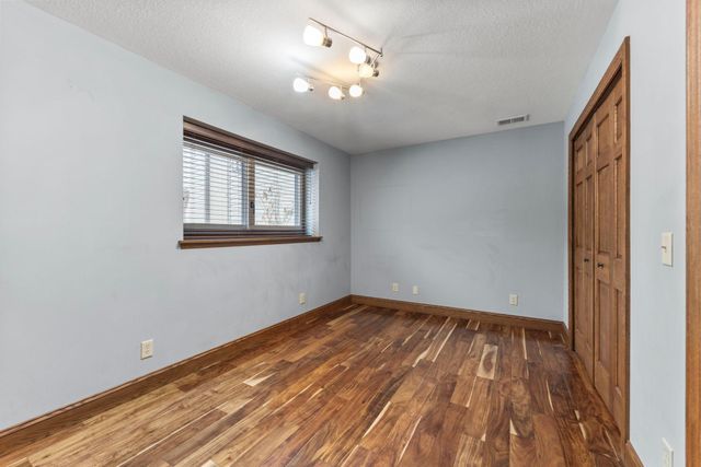 9708 Mill Creek Drive, Eden Prairie, MN 55347