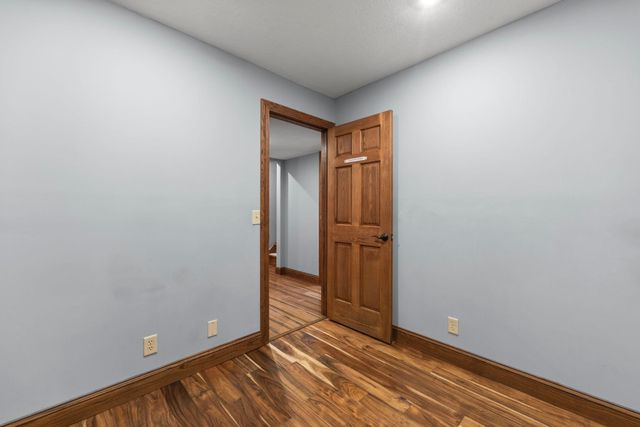 9708 Mill Creek Drive, Eden Prairie, MN 55347