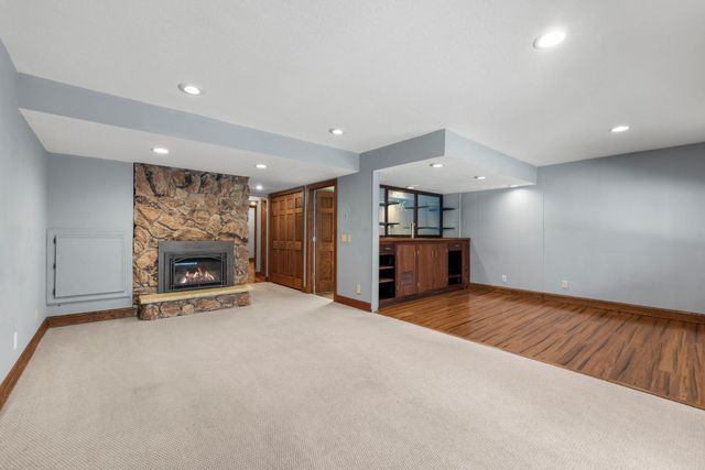 9708 Mill Creek Drive, Eden Prairie, MN 55347