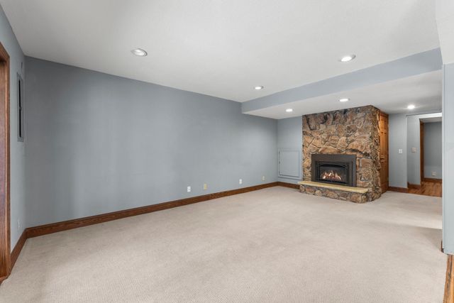 9708 Mill Creek Drive, Eden Prairie, MN 55347