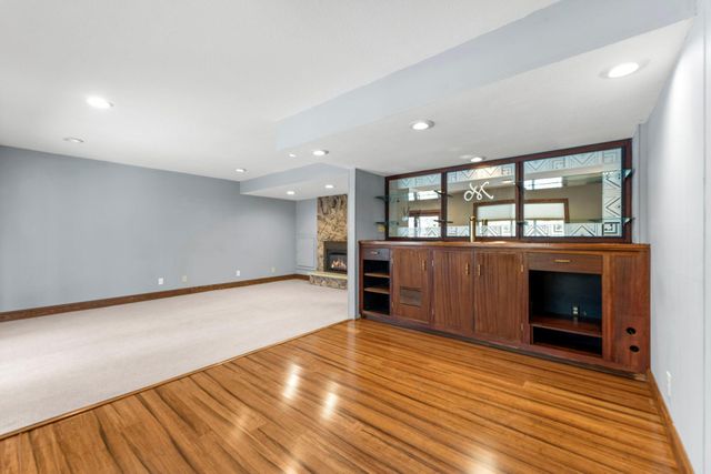 9708 Mill Creek Drive, Eden Prairie, MN 55347