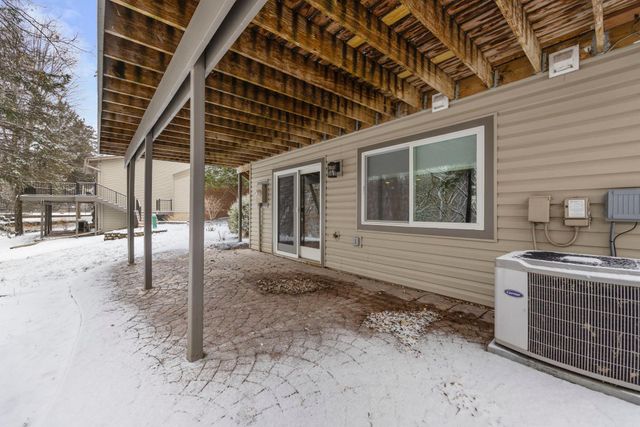 9708 Mill Creek Drive, Eden Prairie, MN 55347