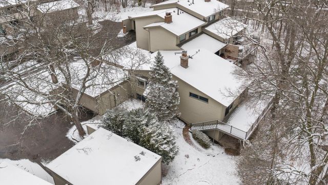 9708 Mill Creek Drive, Eden Prairie, MN 55347