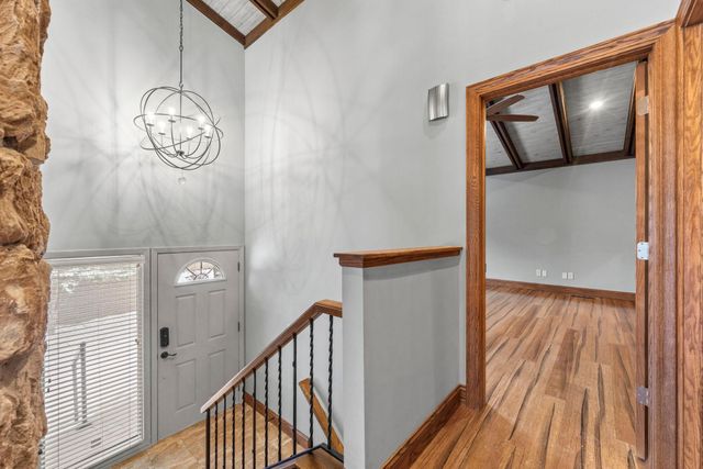 9708 Mill Creek Drive, Eden Prairie, MN 55347