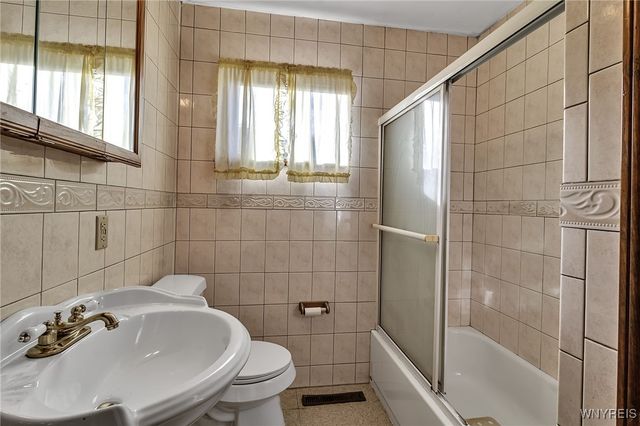 31 Albert Street, Cheektowaga, NY 14043