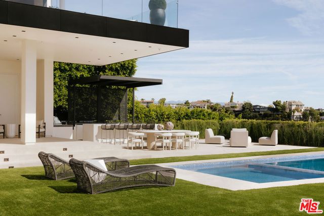 11507 Orum Road, Los Angeles, CA 90049