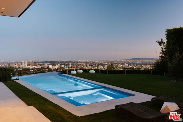 11507 Orum Road, Los Angeles, CA 90049