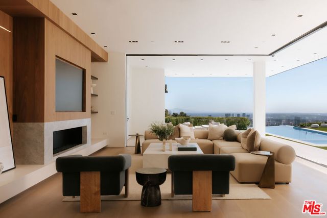 11507 Orum Road, Los Angeles, CA 90049