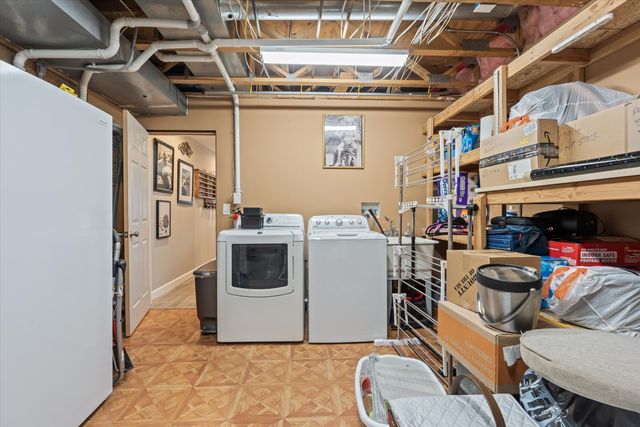 7166 Fay Drive, Belleville, MI 48111