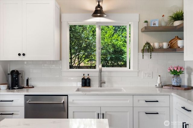 9514 Goodman Avenue, Gig Harbor, WA 98332