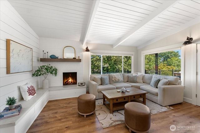 9514 Goodman Avenue, Gig Harbor, WA 98332