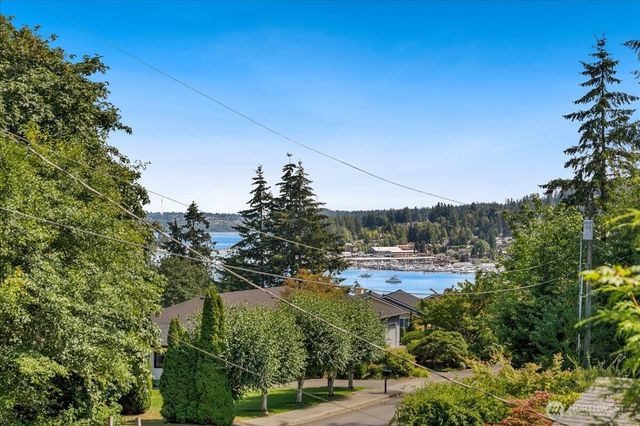 9514 Goodman Avenue, Gig Harbor, WA 98332
