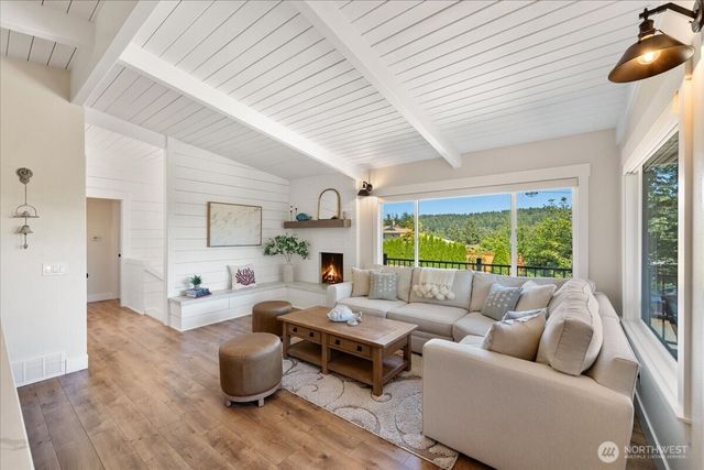 9514 Goodman Avenue, Gig Harbor, WA 98332