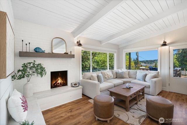 9514 Goodman Avenue, Gig Harbor, WA 98332